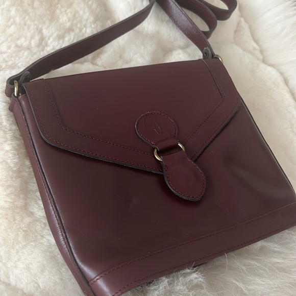 Crossbody - Picture 4 of 11